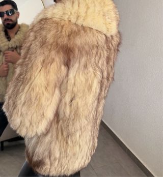 Abrigo de zorro beige y marrón exclusivo