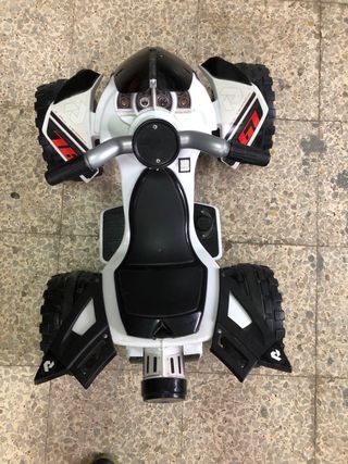 Quad Injusa para niño como nuevo.