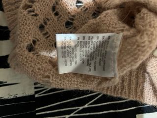 Cardigan rosa con collo in pelliccia