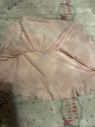 Falda rosa con volantes