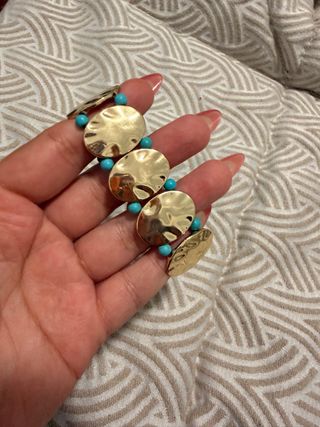 Pulsera Parfois dorada con turquesa