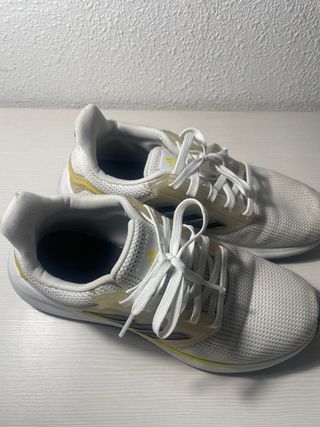 Adidas Tenis Blancos y Amarillos