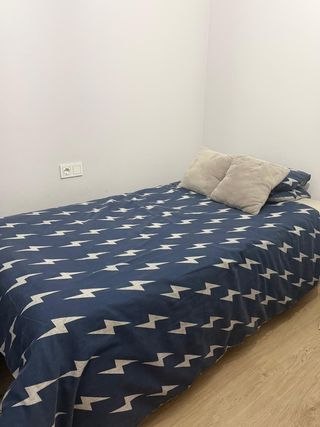 canape + colchón + escritorio + baldas