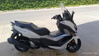 Sym Cruisym 300 Alpha Maxi Scooter