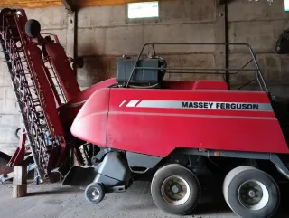 Empacadora Massey Ferguson con rastrillo
