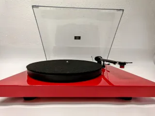 Tocadiscos Pro-Ject Debut Carbon Rojo