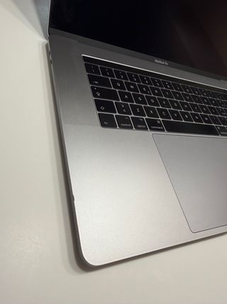 Macbook Pro 15” Touch Bar 2017