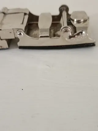 Fibbia vintage Hugo Boss verde e oro