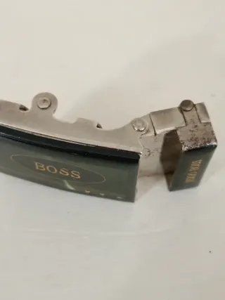 Fibbia vintage Hugo Boss verde e oro