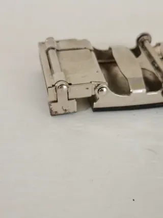 Fibbia vintage Hugo Boss verde e oro