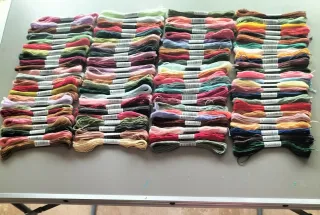 Lote 100 madejas hilo bordar marca blanca