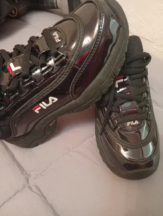 Zapatillas Fila Negras Brillantes