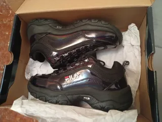 Zapatillas Fila Negras Brillantes