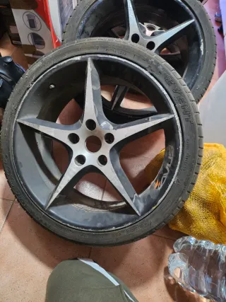 Llantas 225/40/18 AVUS