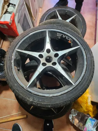 Llantas 225/40/18 AVUS