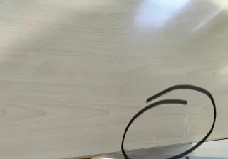 Mesa comedor y 2 sillas madera