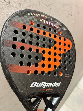 Pala Bullpadel Vertex 04 Hybrid (NUEVA)