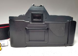 Canon T70 con objetivo FD 50mm 1:1.8