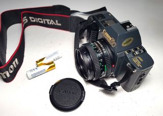 Canon T70 con objetivo FD 50mm 1:1.8