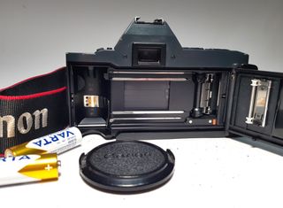 Canon T70 con objetivo FD 50mm 1:1.8