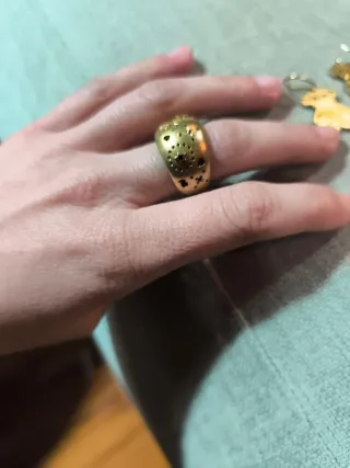 Conjunto Tous Anillo y Pendientes LOVE Dorado