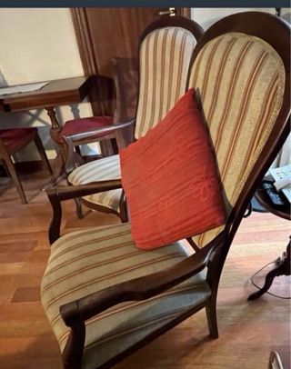 2 Poltrone imbottite in legno