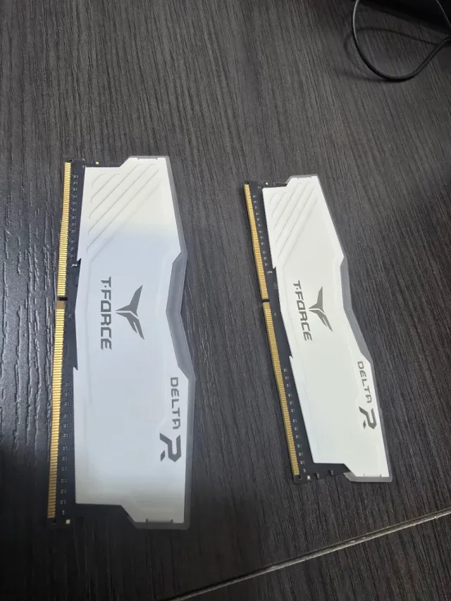 Memoria RAM T-Force Delta 16GB DDR4 3200MHz RGB