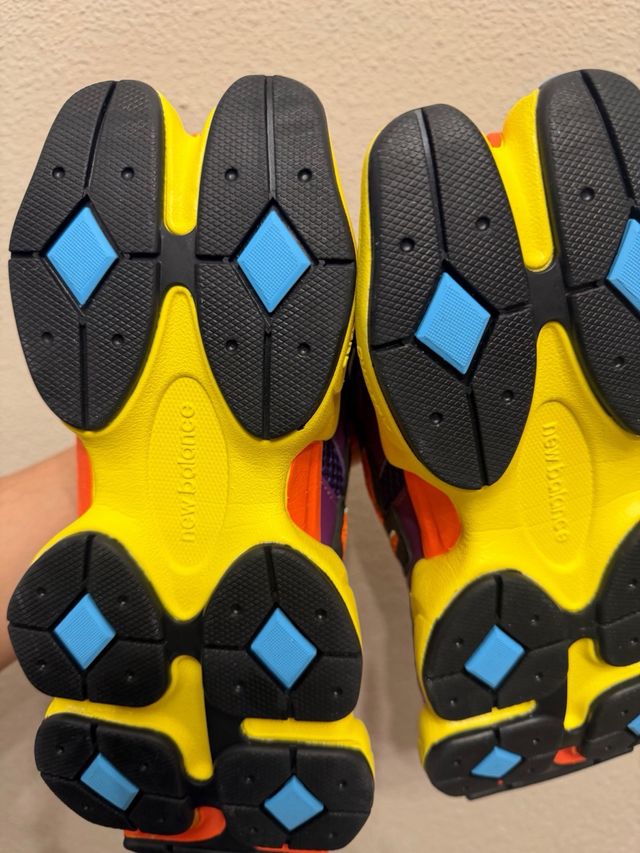 Zapatillas New Balance 9060 Naranja y Morado