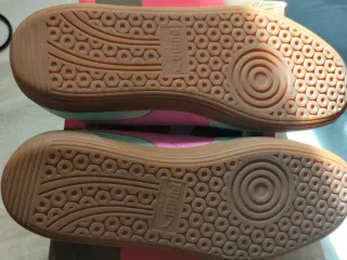 Zapatillas Puma Verde y Rosa unisex