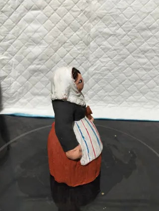 Figura de barro hecha a mano