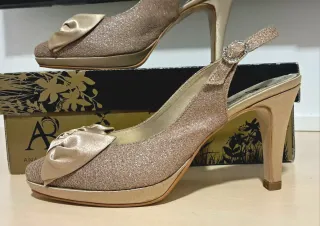 Zapatos Ana Roman tacón piel lazo dorados