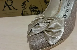 Zapatos Ana Roman tacón piel lazo dorados