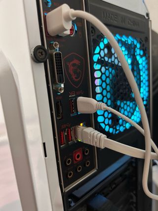 PC MSI Gaming Sobremesa con pantalla,teclado,raton