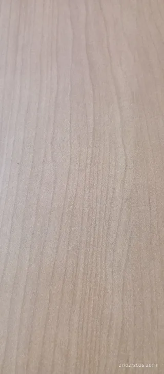 Mesita de noche de madera