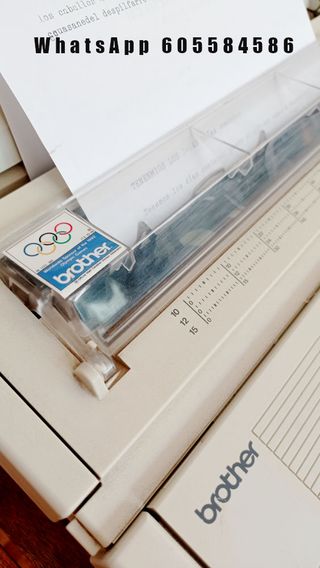 Máquina de escribir Brother AX-140