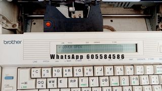 Máquina de escribir Brother AX-140