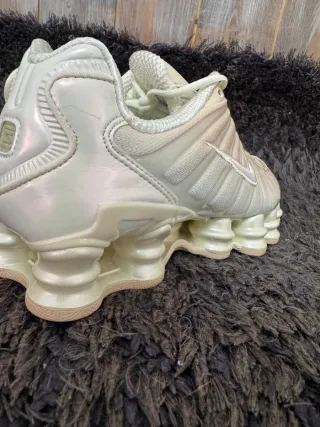 Nike Shox TL Pearl Talla 39 Beige/Blanco