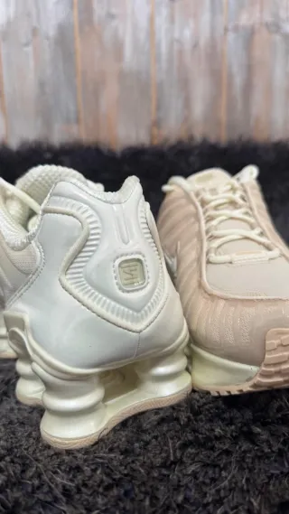 Nike Shox TL Pearl Talla 39 Beige/Blanco