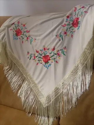 Mantón Flamenco Bordado Beige