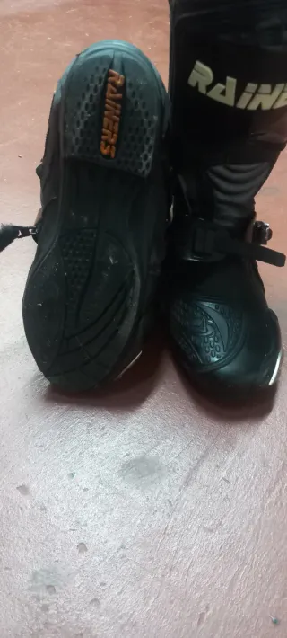 Botas de moto Rainers. En buen estado número 42
