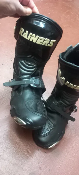 Botas de moto Rainers. En buen estado número 42