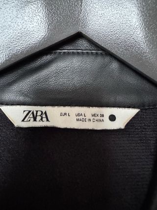 Sobrecamisa efecto piel negra