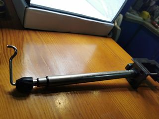 Soporte brazo telescópico con abrazadera mesa