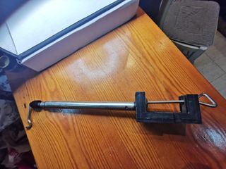 Soporte brazo telescópico con abrazadera mesa