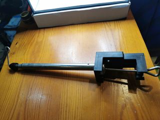 Soporte brazo telescópico con abrazadera mesa