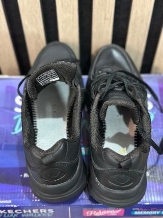 Zapatillas Skechers D'Lux Walker Negras