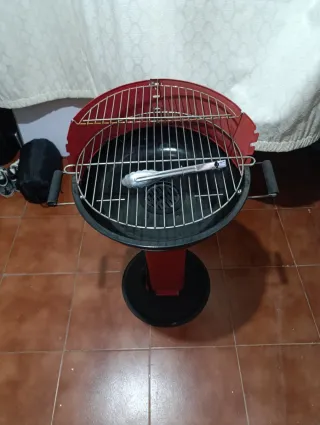 Barbacoa roja y negra