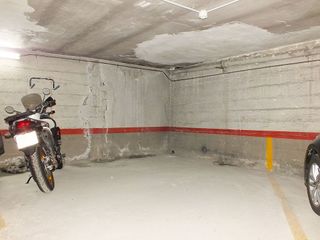 Garaje en venta en Santa Clara-Caputxins-Hospital en Vic