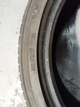Neumático Feuvert 225/40 R18 92Y