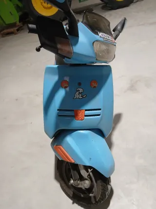 Peugeot SV 125 Scooter Azul